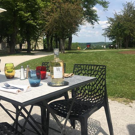 Hotel Restaurant Des Remparts Chaumont  Eksteriør bilde